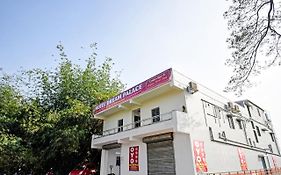 Oyo 86602 Hotel Dream Palace